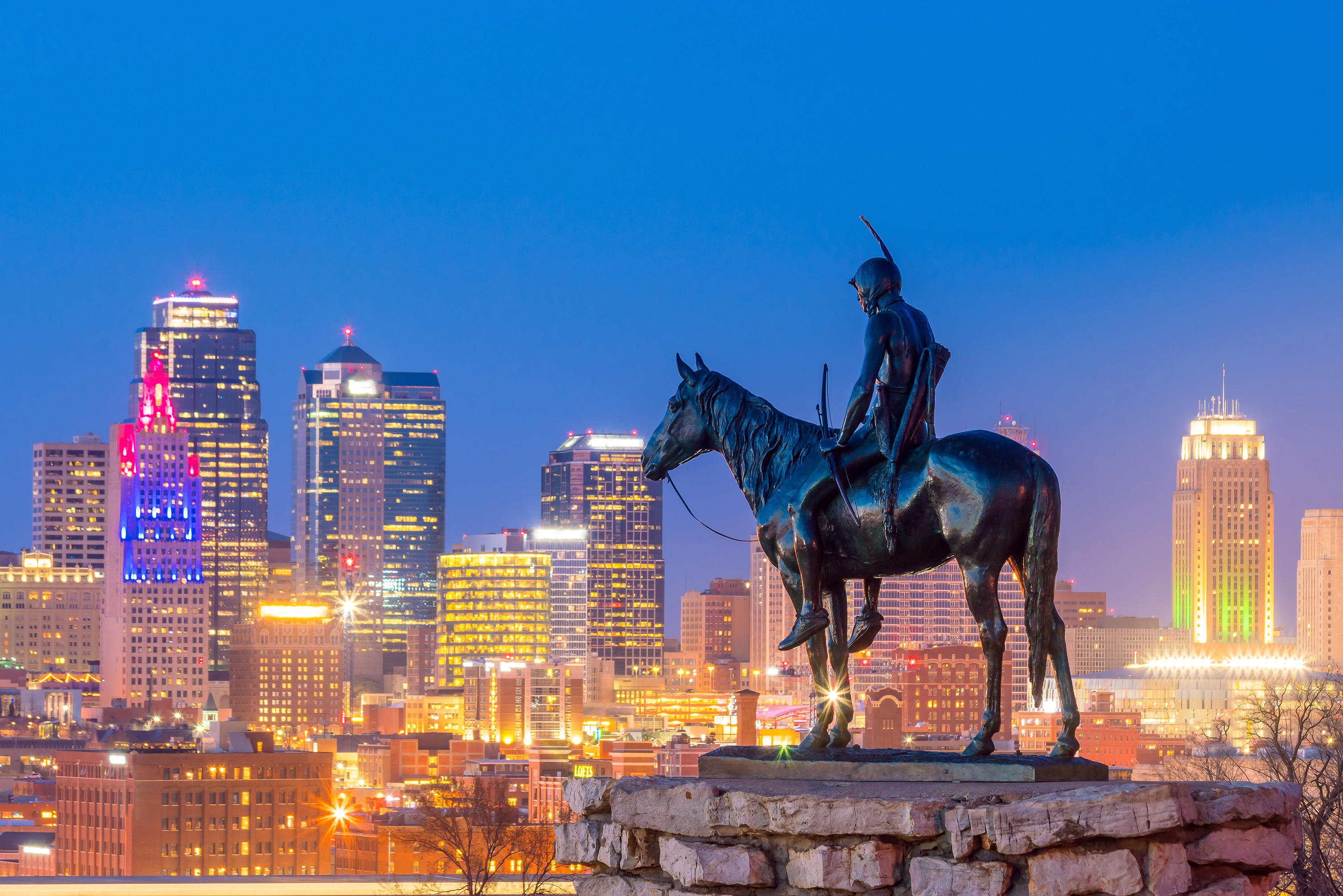 Kansas City, Missouri skyline at dusk